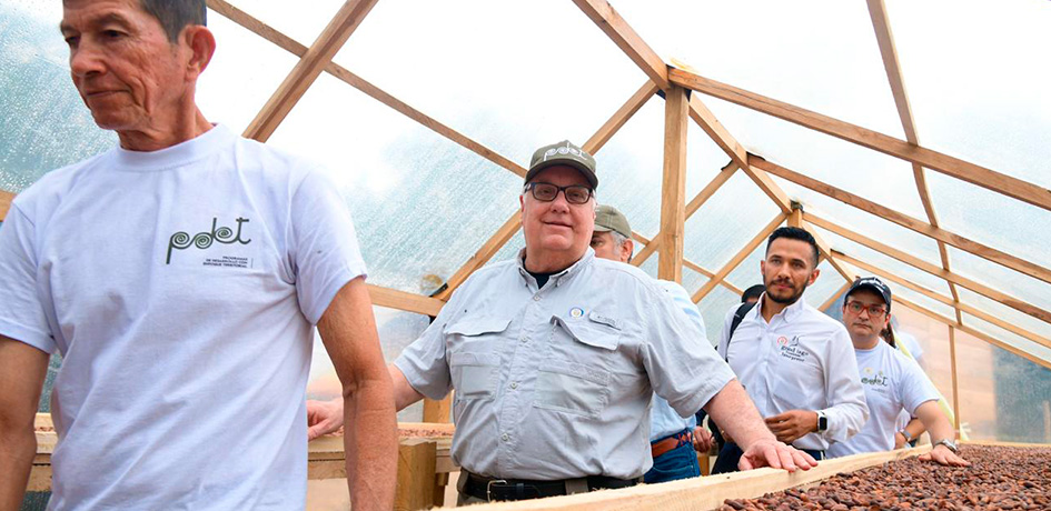 Queremos continuar la alianza con la administración del Presidente Duque, porque creemos que se está caminando hacia la paz, dijo el empresario Howard G. Buffett al anunciar millonaria inversión en el Catatumbo