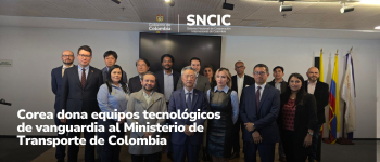 Delgados de APC Colombia, el Ministerio y de Corea