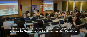 Foto del evento, arriba en el medio el logo del Gobierno de Colombia, abajo el título de la noticia