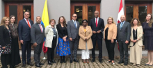 La Vicepresidenta de la República de Colombia, Francia Márquez y la directora general de la Agencia Presidencial de Cooperación Internacional de Colombia, APC-Colombia, Eleonora Betancur González, recibieron al ministro de desarrollo internacional de Canadá, Ahmed Hussen.