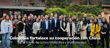 Una foto de los servidores públicos y contratistas que van a los cursos en octubre de 2025