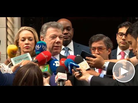 Presidente Santos al término de la reunión de...